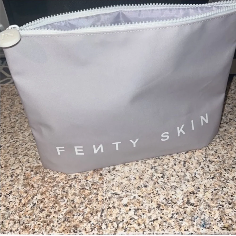 FENTY SKIN BAG 6 pc set Lmt. Ed. New